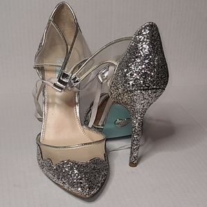 Blue by Betsey Johnson Silver Glitter Dress Pumps 9.5